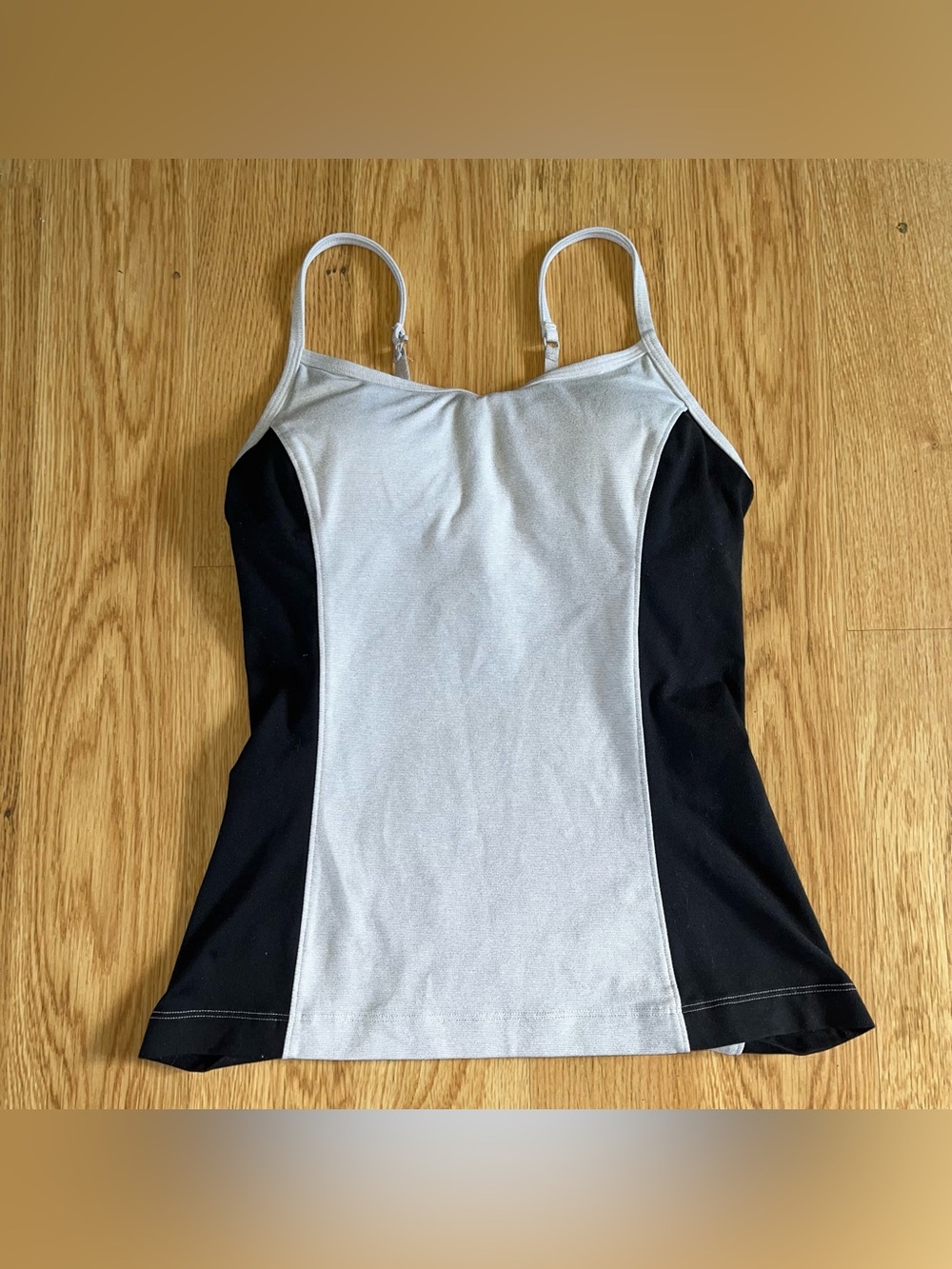 Under Armour AllSeason Gear Women's XS Gray/Black Built-In Bra Cami Tank Top
